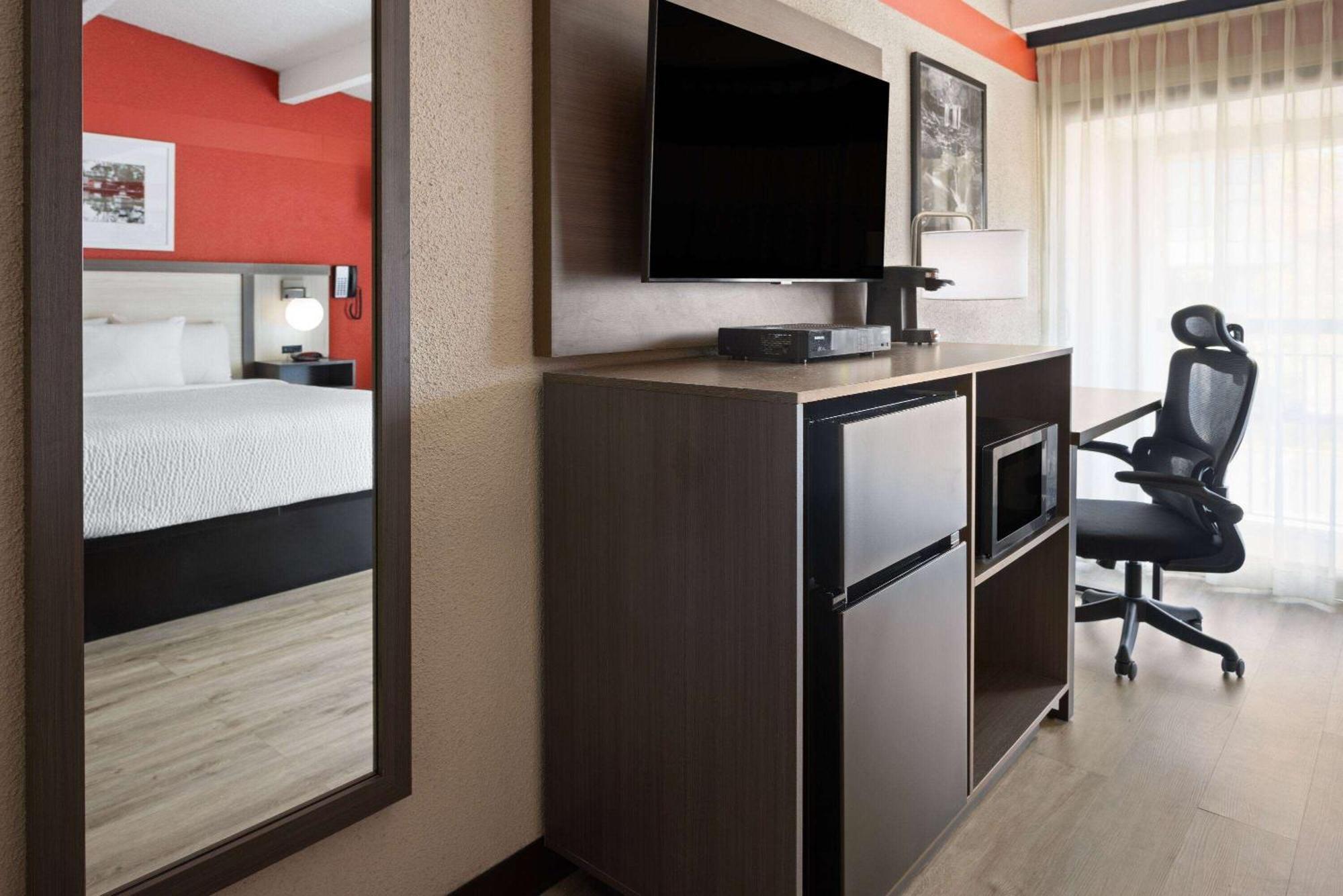 Hotel Ramada By Wyndham Parsippany Exterior foto