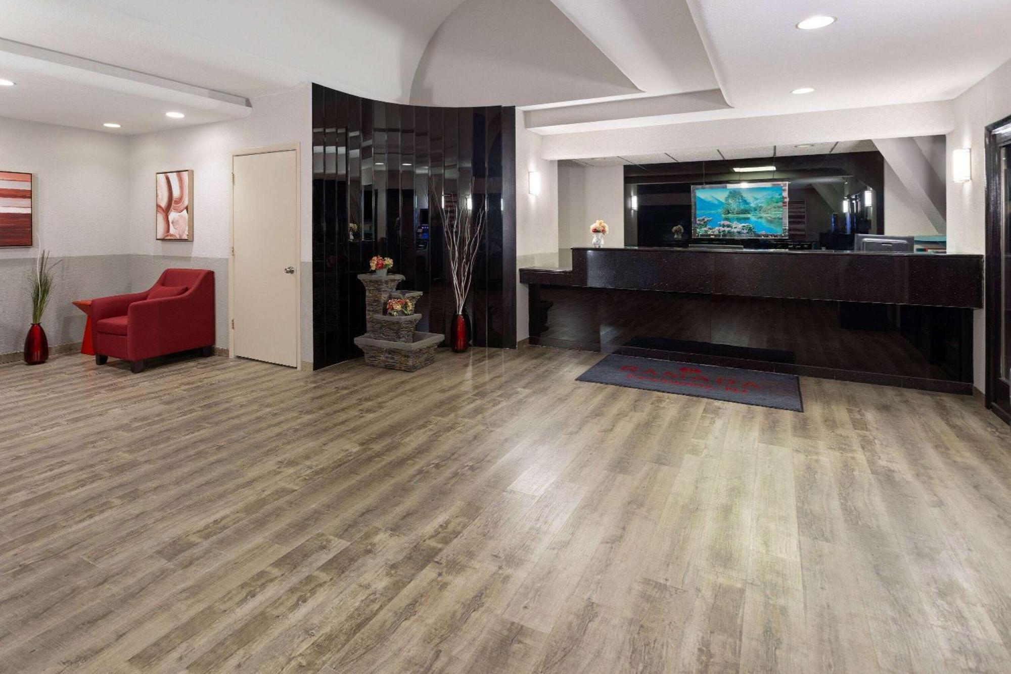 Hotel Ramada By Wyndham Parsippany Exterior foto