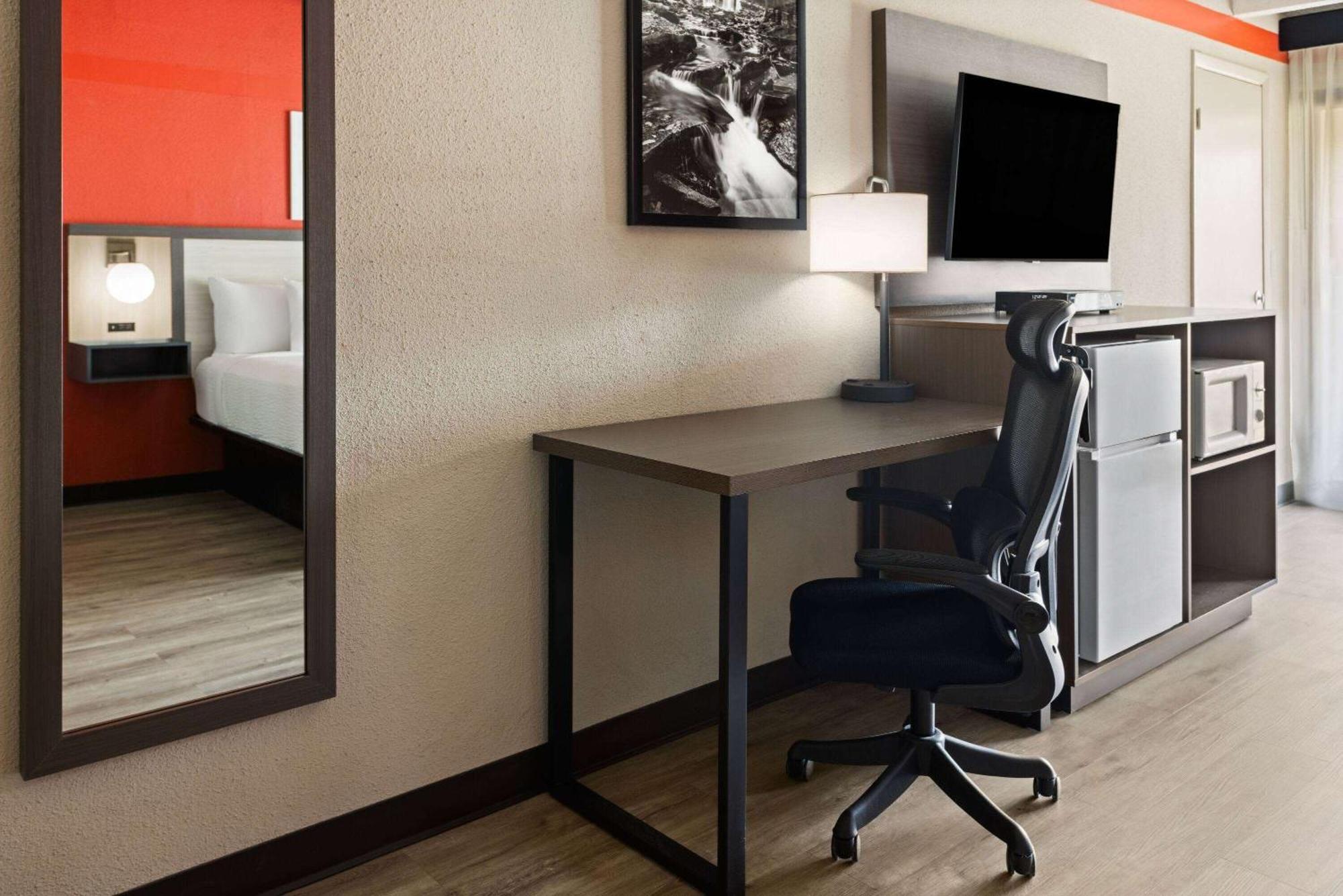 Hotel Ramada By Wyndham Parsippany Exterior foto